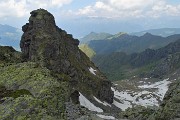 52 L'imponente torrione roccioso del Ponteranica occ. , salito da pochissimi alpinisti